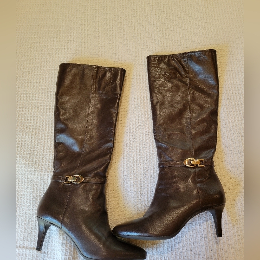 Elegant Brown Leather Knee-High Boots - Picture 1 of 12